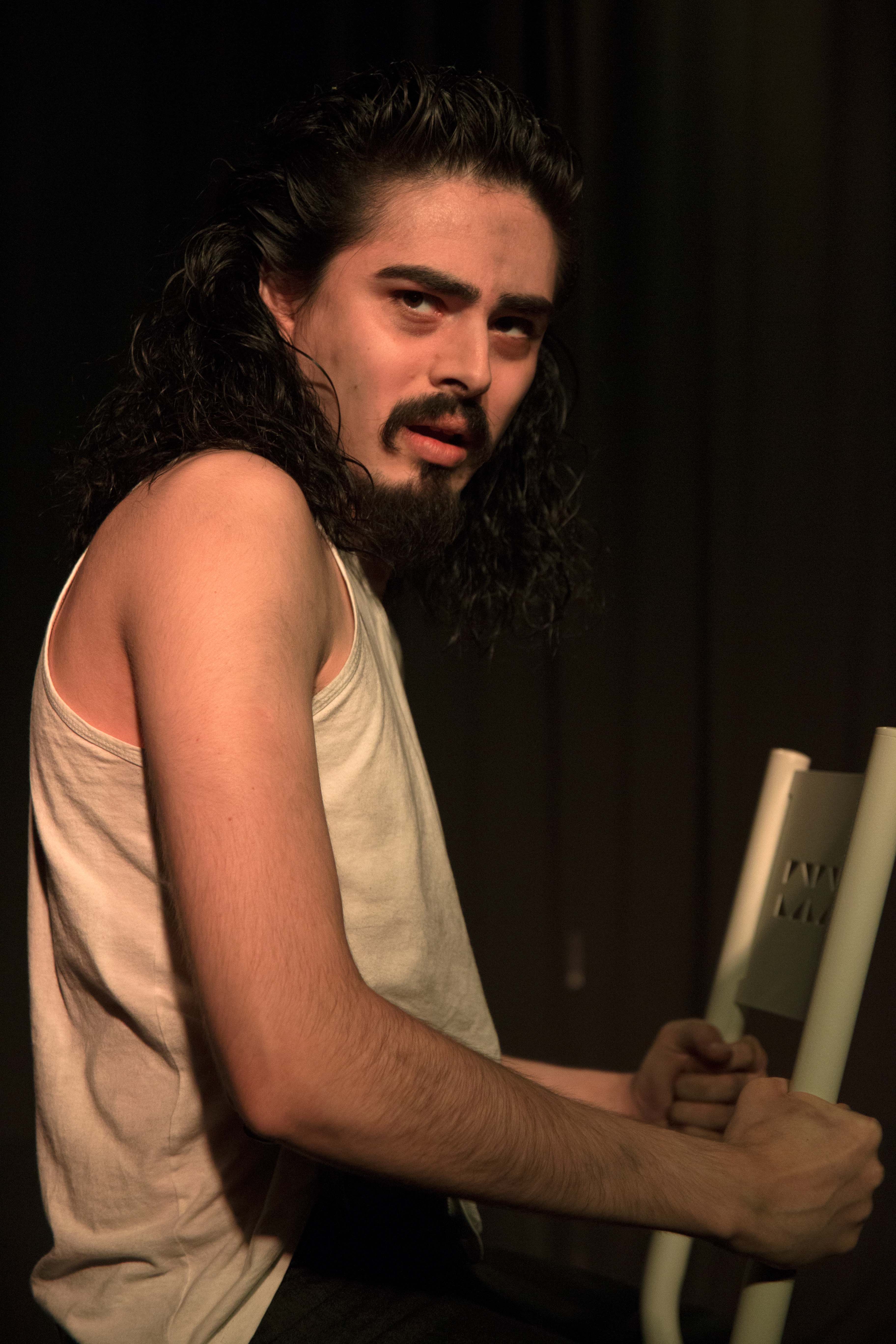 É Difícil Encontrar Um Homem Bom - Foto Emerson Cassanelli